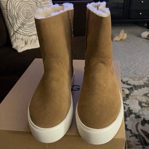 UGG Women's Declan Boot-NEW